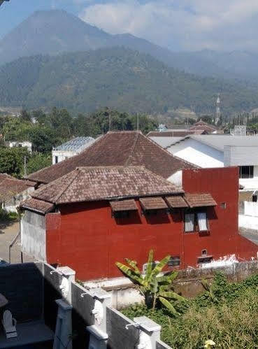 De Wahyu Hotel Batu  Exterior photo
